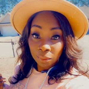 Meet your Posher, Paulette